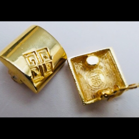 Givenchy logo signed clip earrings - Picture 2 of 3